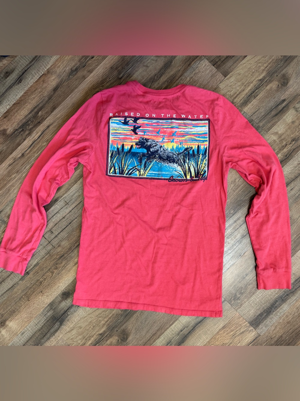 crown & ivy Pink 'Raised on the Water' Long-Sleeve Tee Large Coral Graphic Back